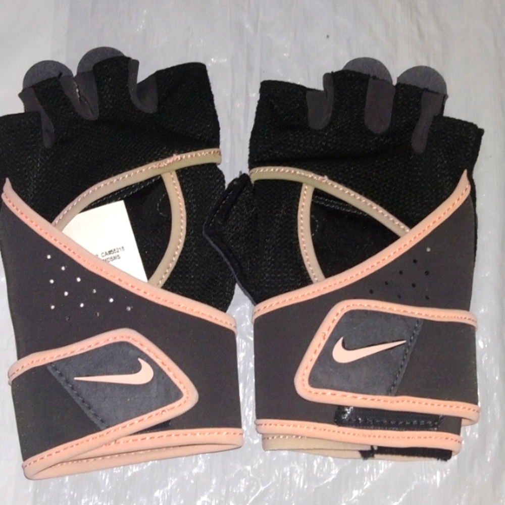 Women's essential fitness gloves